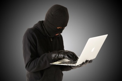 facebookを会社や元恋人に特定されない方法!設定しないとばれる